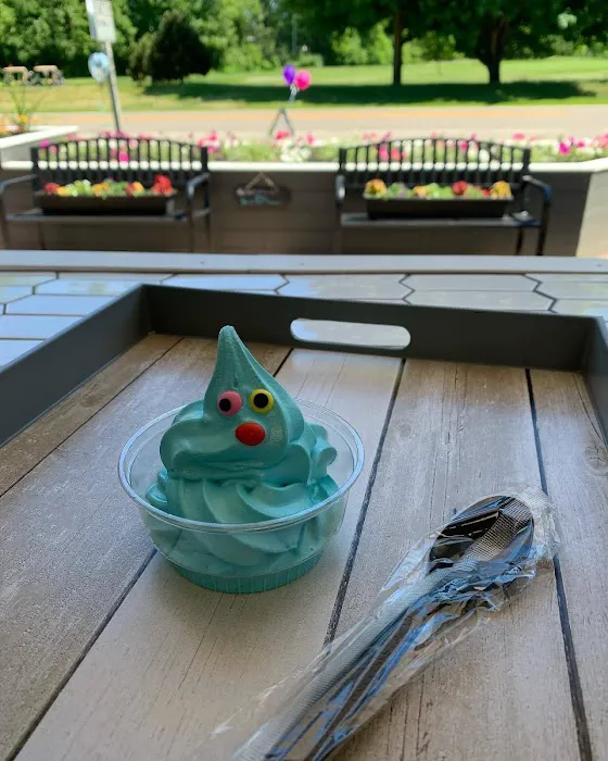 Ice Cream On the Greens Picture 5