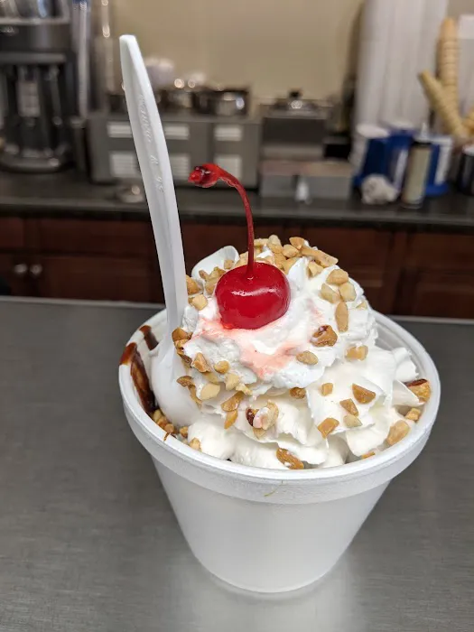 Scoops On Beverly Picture 3