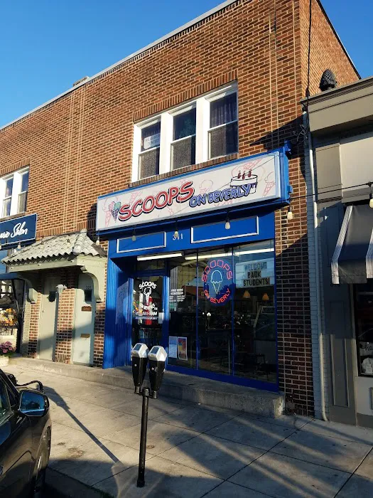Scoops On Beverly Picture 2