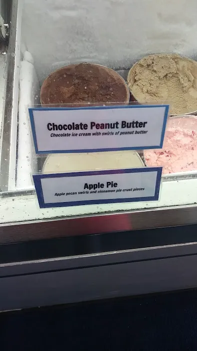 Scoops On Beverly Picture 5