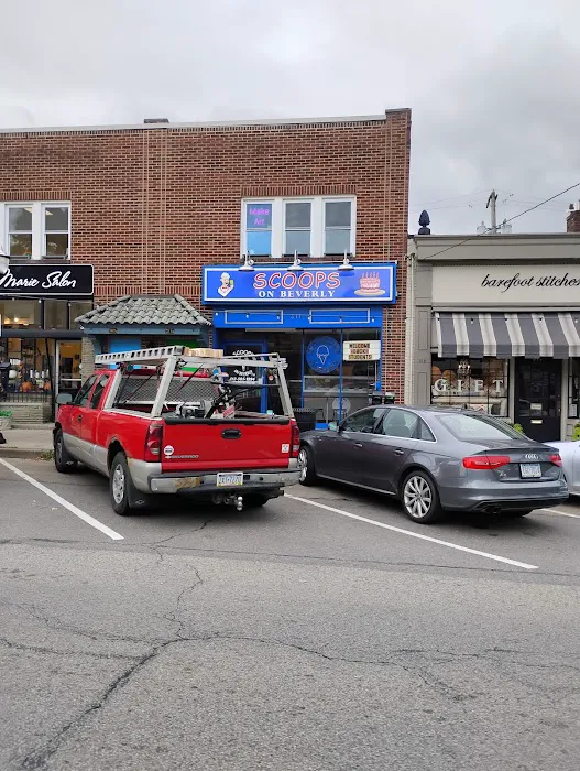 Scoops On Beverly Picture 10