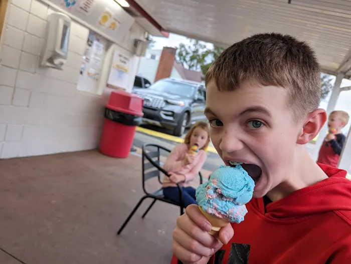 Hammer's Frozen Custard & Subs Picture 6