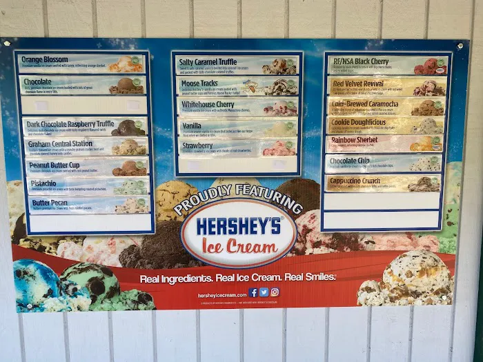 Pine Creek Ice Cream Shop Picture 10
