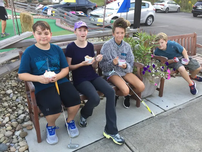Pine Creek Ice Cream Shop Picture 6