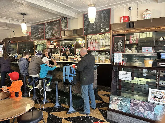 Klavon's Ice Cream Parlor Picture 10