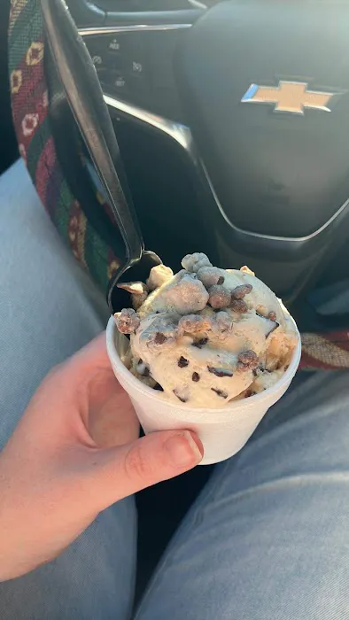 Campus Styles & Scoops Picture 6