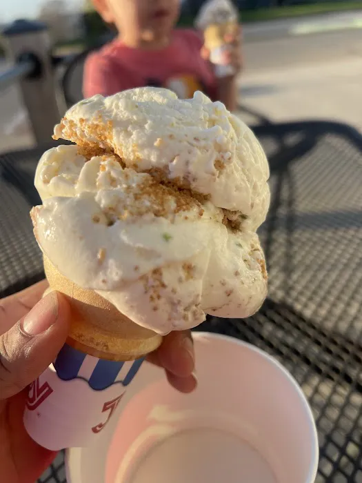 Fairport Harbor Creamery Picture 7