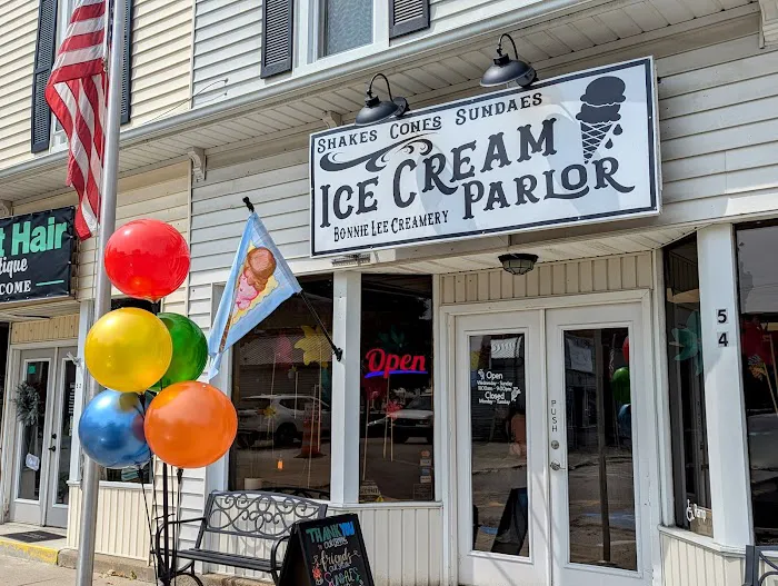 Bonnie Lee Creamery Ice Cream Parlor Picture 3