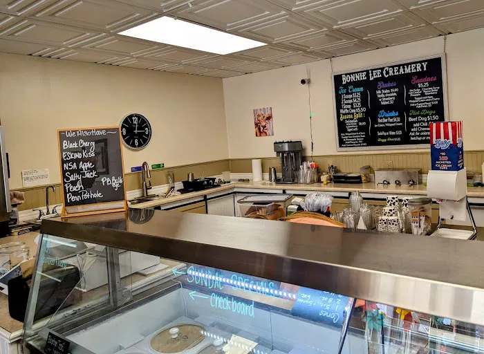 Bonnie Lee Creamery Ice Cream Parlor Picture 5