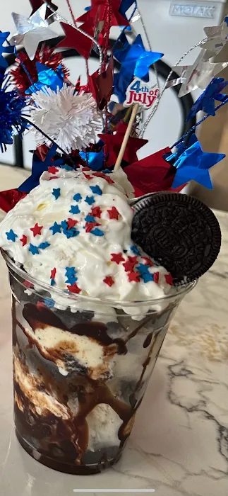 Bonnie Lee Creamery Ice Cream Parlor Picture 10