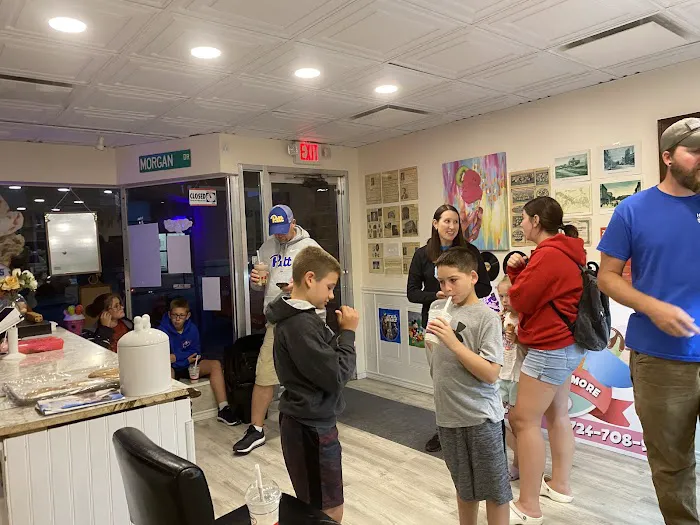 Main Street Scoops, Pepperoni Rolls & Baked Goods Picture 1