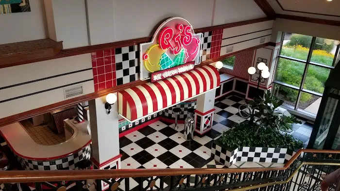 PJ’s Ice Cream Parlor Picture 3