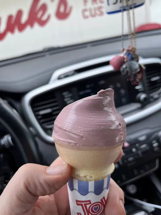 Hank's Frozen Custard Picture 8