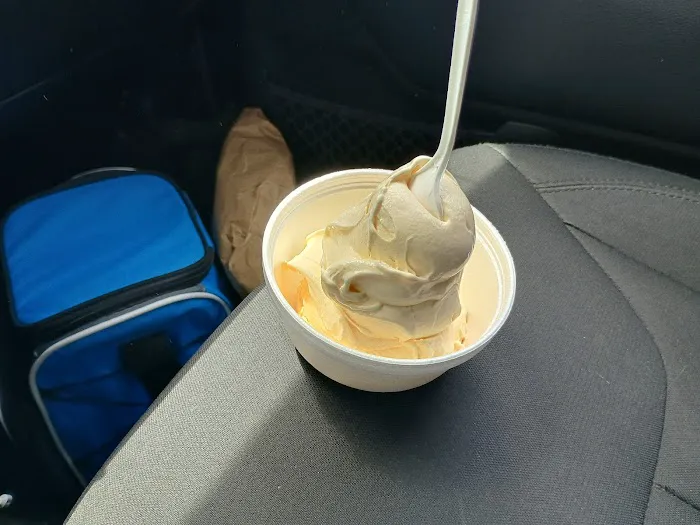 Hank's Frozen Custard Picture 3