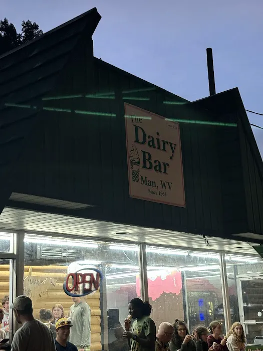 Man Dairy Bar Picture 6