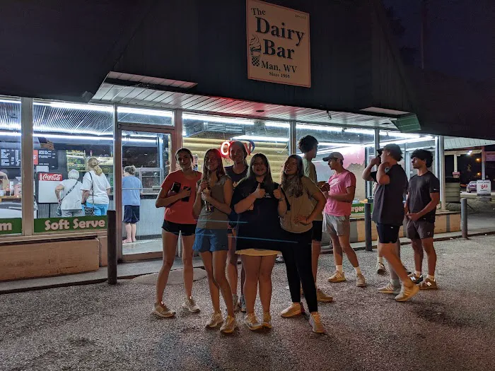 Man Dairy Bar Picture 8