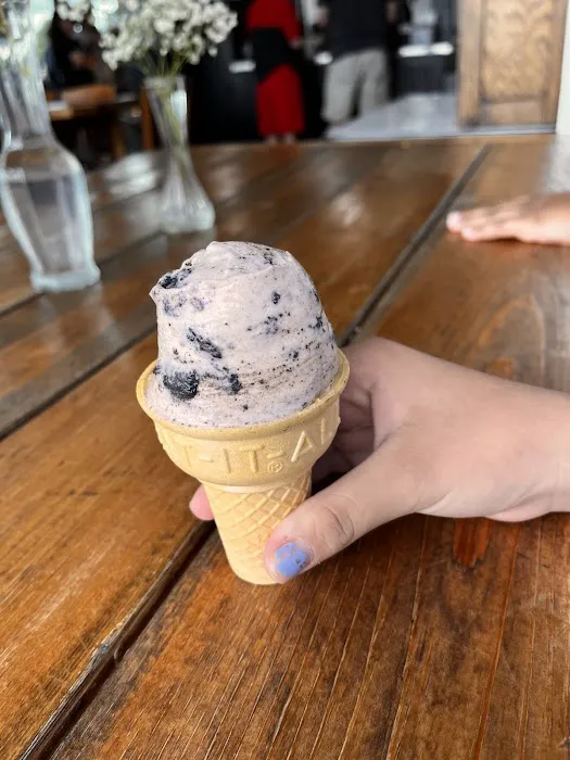Dewster's Homemade Ice Cream & Bakery Picture 9