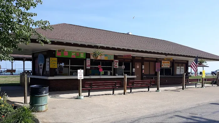 Lake Shore Concessions at Lake Shore Park Picture 3