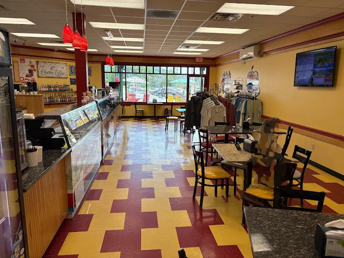 Bear Creek Coffee & Creamery Picture 5