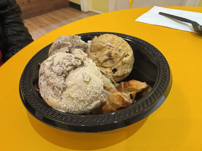 Treat - Ice Cream and Liege Waffles Picture 2