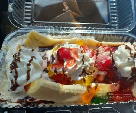 Della's Ice Cream