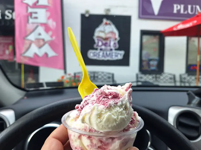 Del's Plum Creamery Picture 3