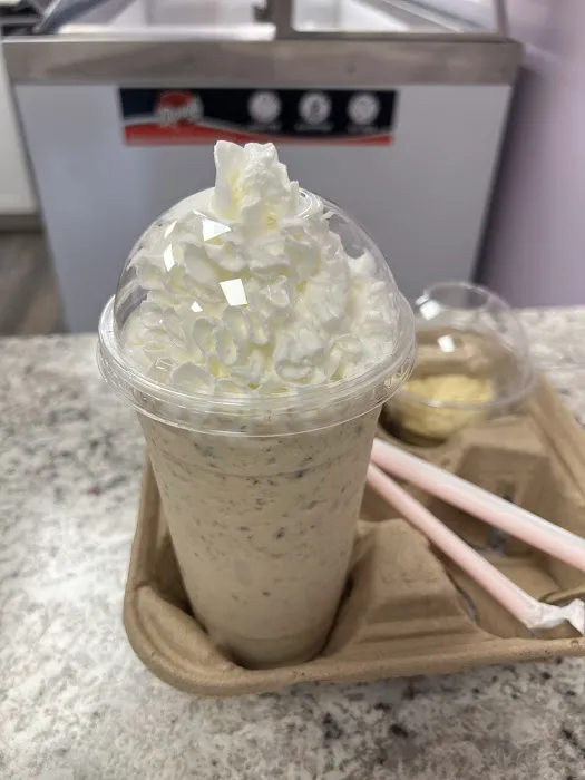 Del's Plum Creamery Picture 2