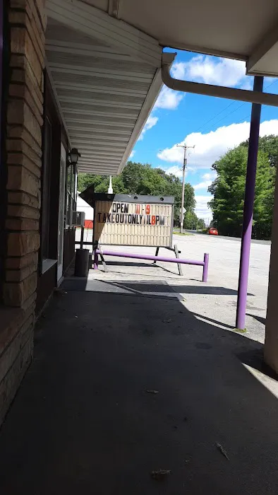 Renninger's Ice Cream Parlor Picture 1