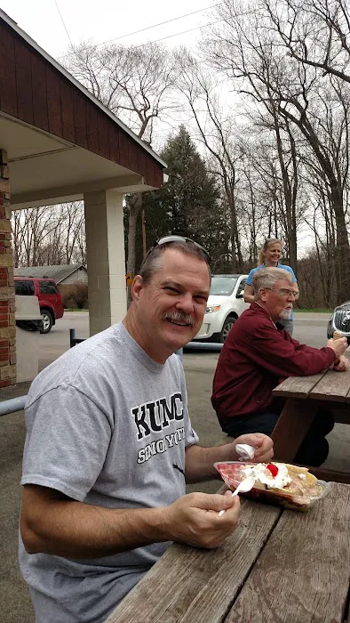 Renninger's Ice Cream Parlor Picture 10
