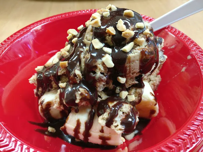 Scoops Ice Cream Shoppe Picture 9