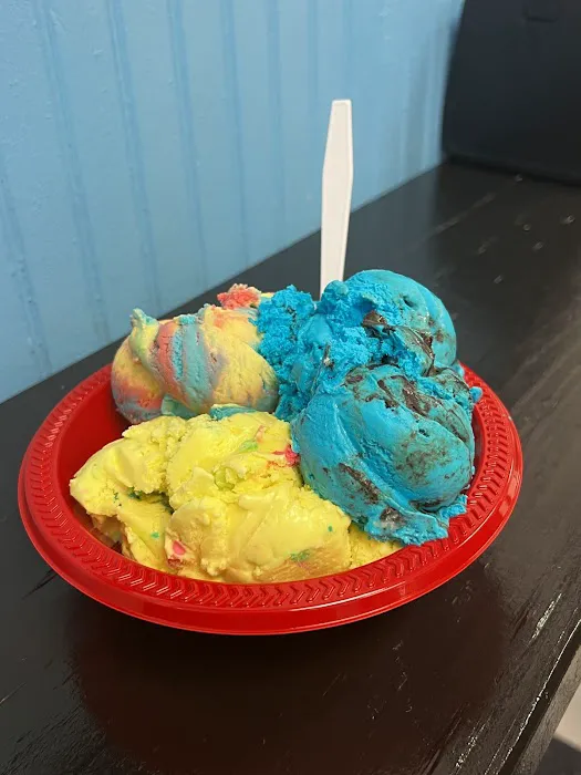 Scoops Ice Cream Shoppe Picture 7