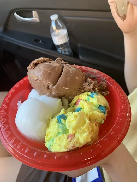 Scoops Ice Cream Shoppe Picture 2