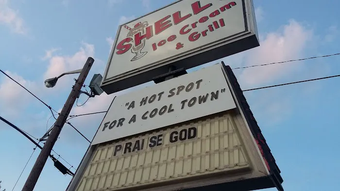 Shell's Ice Cream & Grill Picture 1