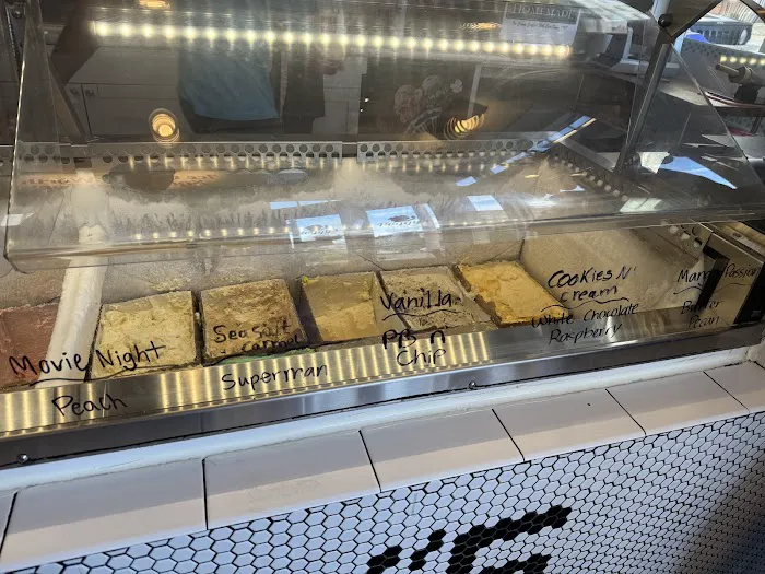Hoggy's Ice Cream Picture 4