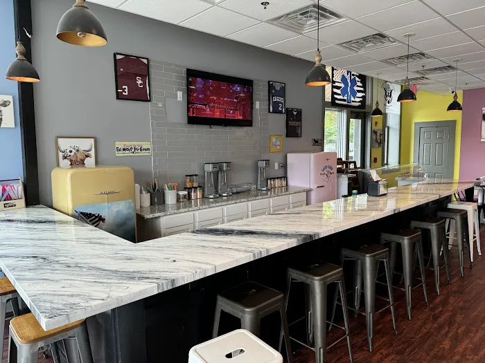 Lazy Cow Creamery & Sweets Picture 7