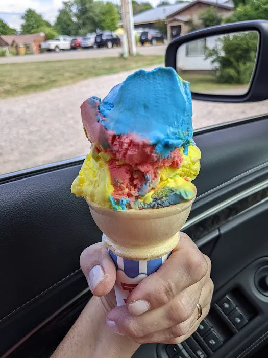 Castle Ice Cream Shoppe Picture 6