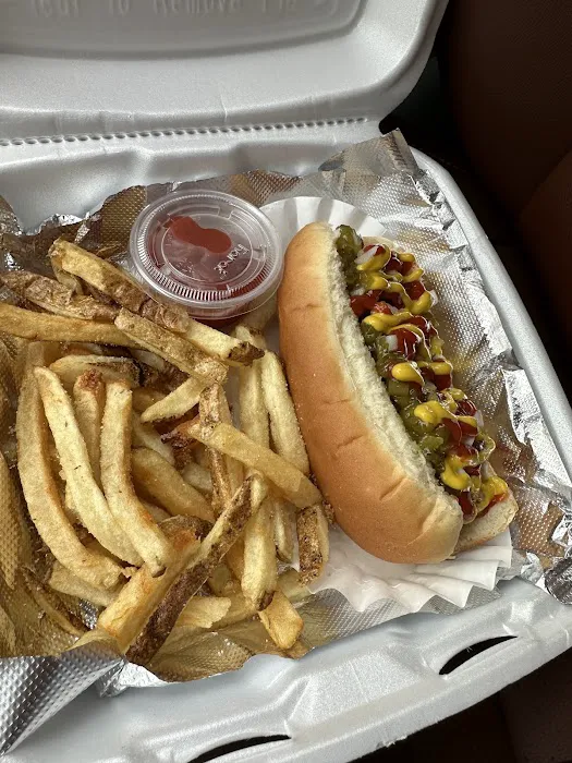 J's Mainstreet Ice Cream and Hot Dog Shoppe Picture 4