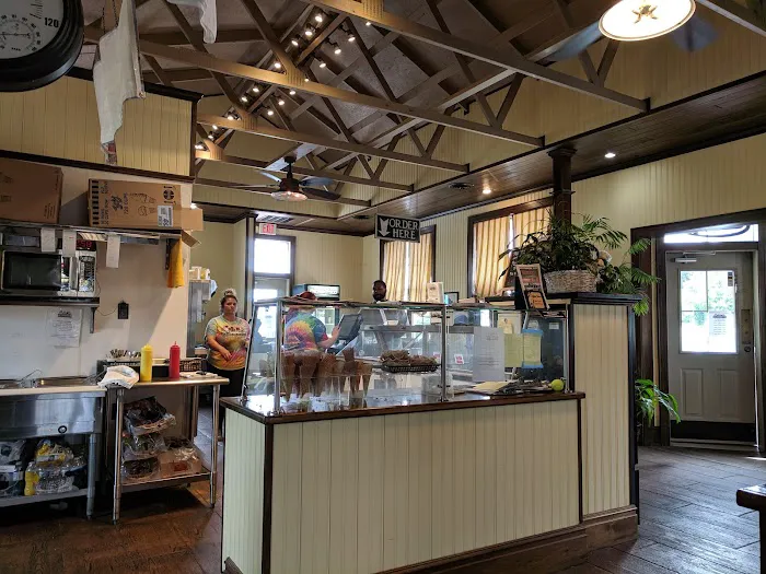 Pufferbelly's Ice Cream Station Picture 5