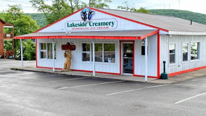 Lakeside Creamery Picture 8