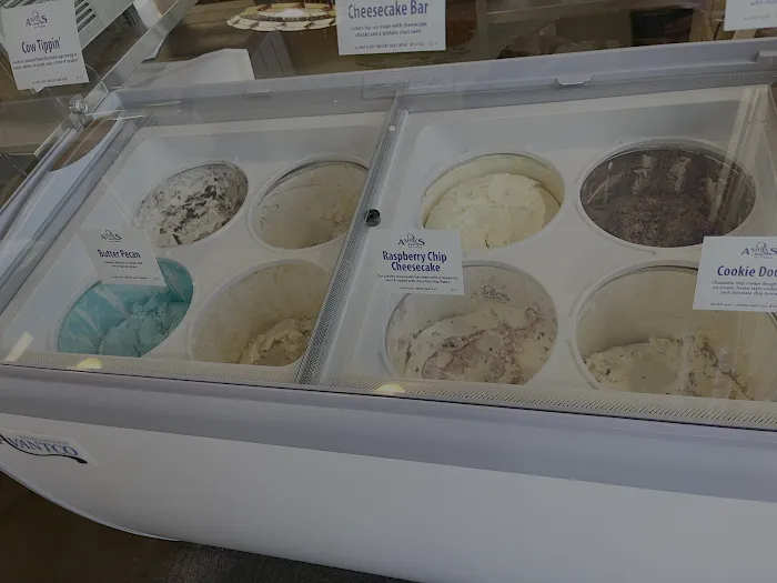 Panos Ice Cream Cafe Picture 6