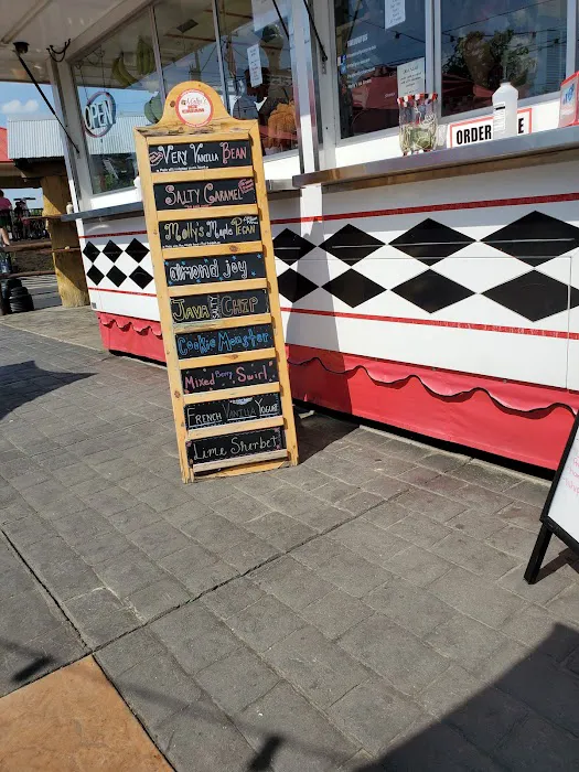 Molly's Ice Cream Picture 2