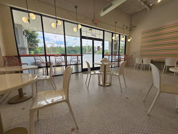 Freshie's Ice Cream & Soda Fountain Picture 3