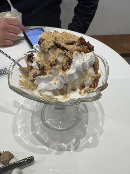 Freshie's Ice Cream & Soda Fountain Picture 8