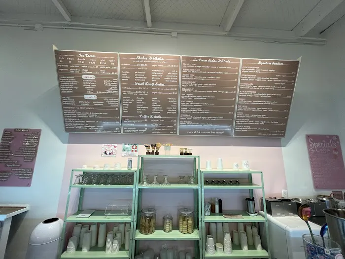Freshie's Ice Cream & Soda Fountain Picture 7