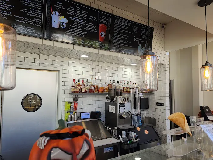 Buzzed Bull Creamery - Lexington, KY Picture 2