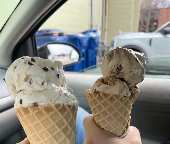 Sav’s Gourmet Ice Cream Picture 5