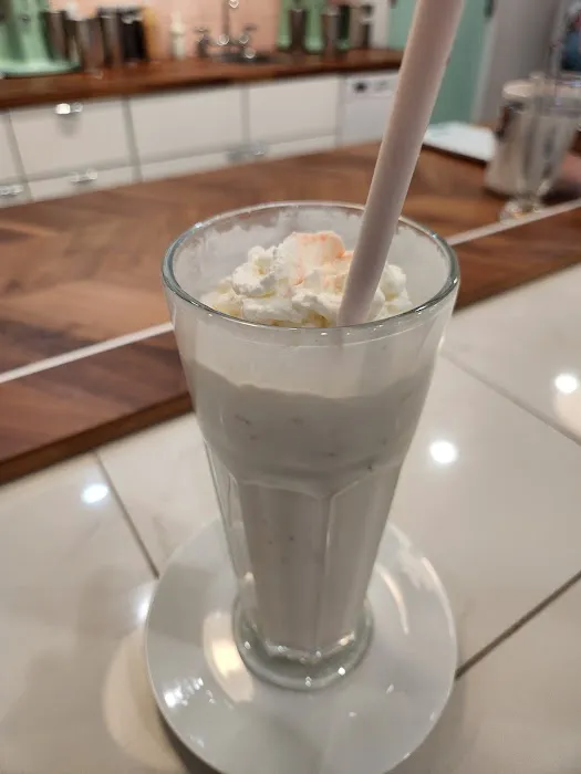 Freshie's Ice Cream & Soda Fountain Picture 5