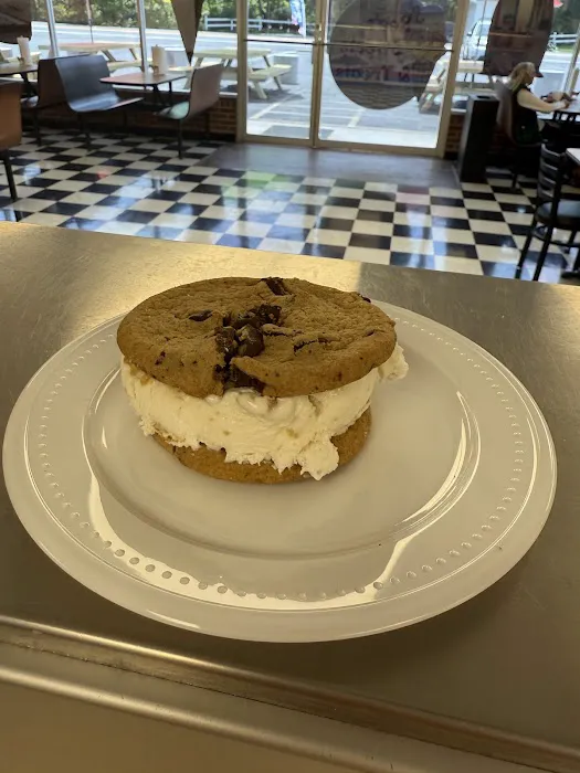 Ree’s Sweets & Treats Picture 7