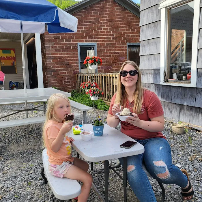 Twisted Sisters Ice Cream Picture 4