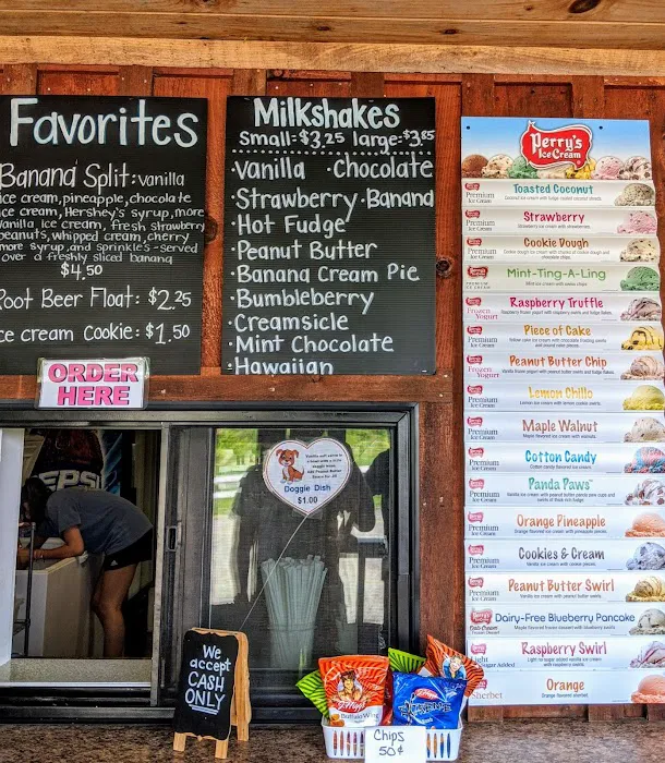 Country Pines Ice Cream Shop Picture 10